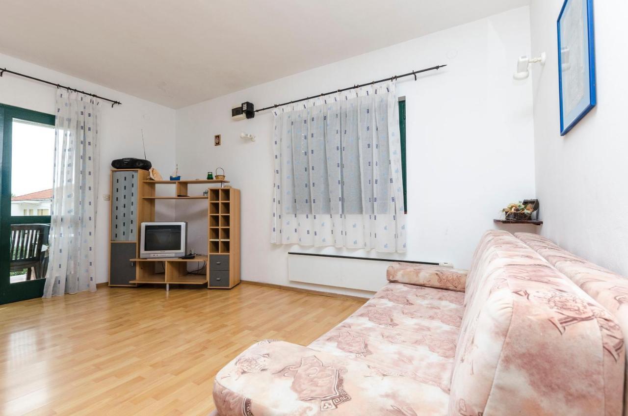 Apartments Katja Trogir Bagian luar foto