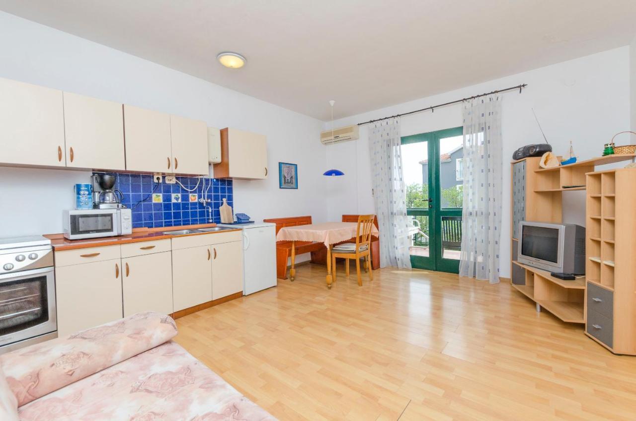 Apartments Katja Trogir Bagian luar foto
